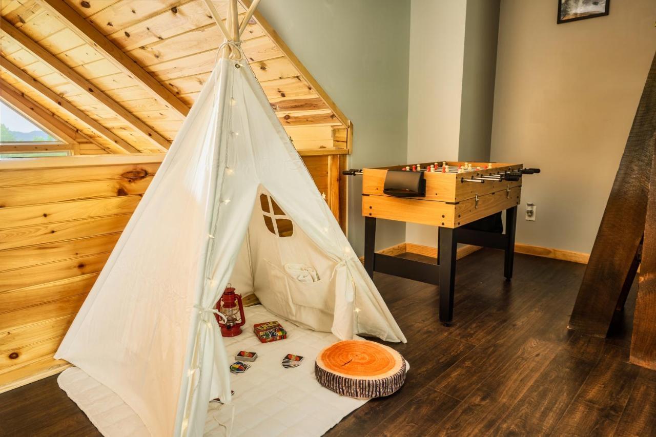 Mountainside - New Luxury Cabin-Fire Table-Hot Tub-3 Pools-Ps5-Bears Gatlinburg Buitenkant foto