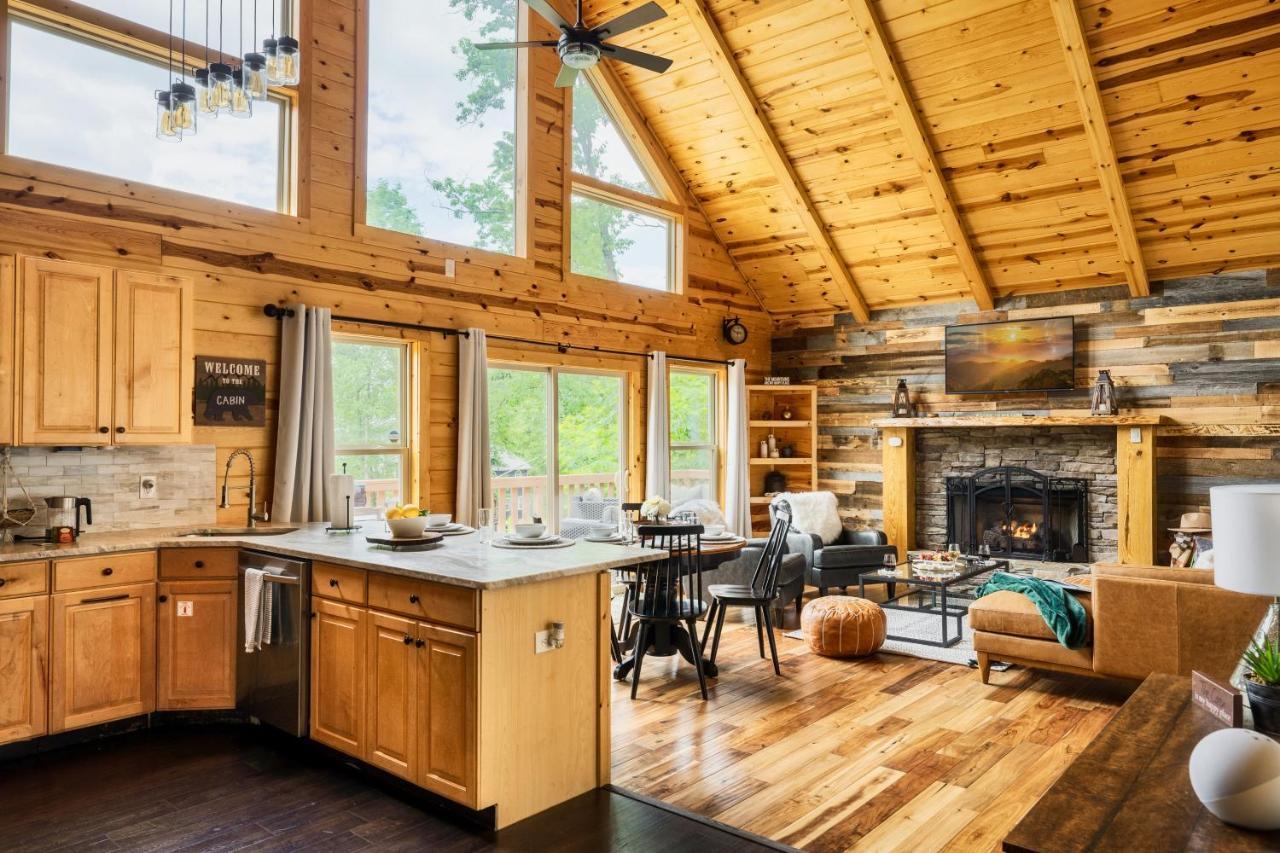 Mountainside - New Luxury Cabin-Fire Table-Hot Tub-3 Pools-Ps5-Bears Gatlinburg Buitenkant foto
