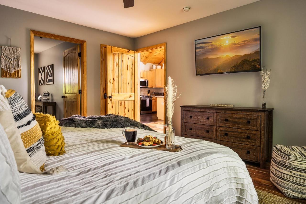 Mountainside - New Luxury Cabin-Fire Table-Hot Tub-3 Pools-Ps5-Bears Gatlinburg Buitenkant foto