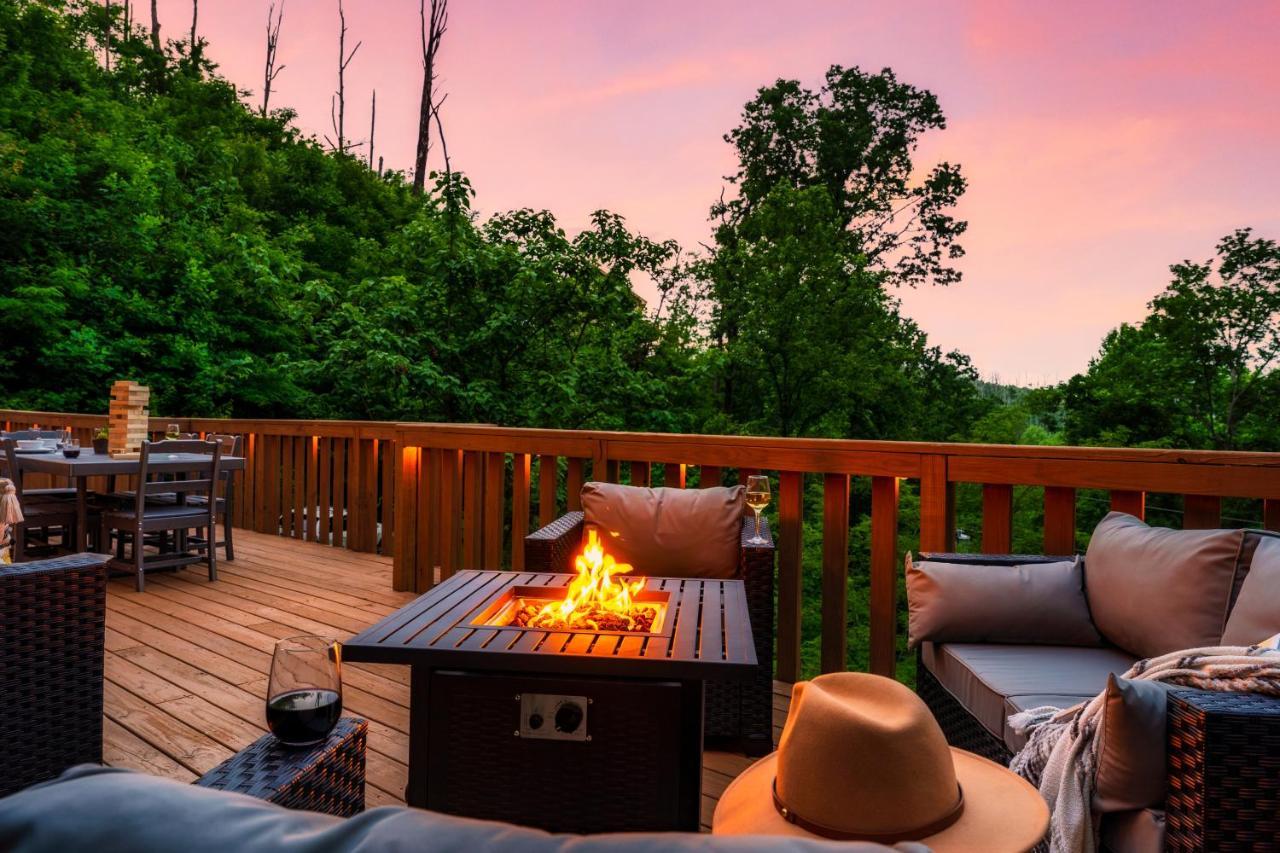 Mountainside - New Luxury Cabin-Fire Table-Hot Tub-3 Pools-Ps5-Bears Gatlinburg Buitenkant foto